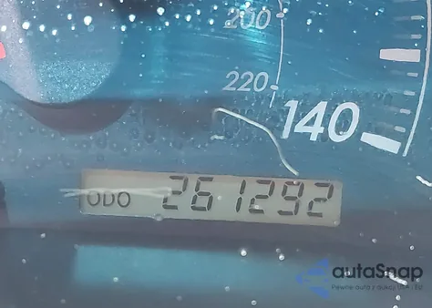 2005 Toyota Camry Le z USA, uszkodzony, nr VIN 4T1BE32K55U955026